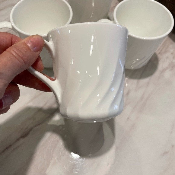 SET OF 4 WHITE CORNING WAVE DESIGN COFFEE MUGS MADE IN USA - Picture 3 of 6